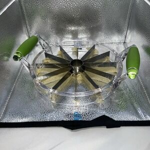 Multifunctional Handheld Round Divided Watermelon Cutter 8X10.5X1.5 Melon Slicer